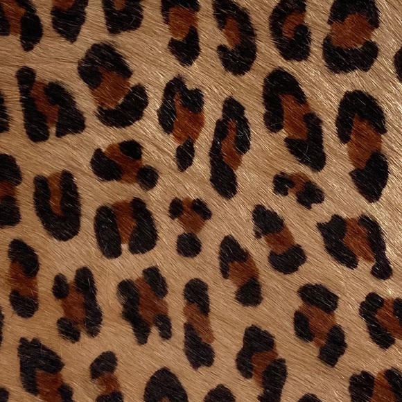 Cheetah Print Zippered Wallet - Picture 3 of 8